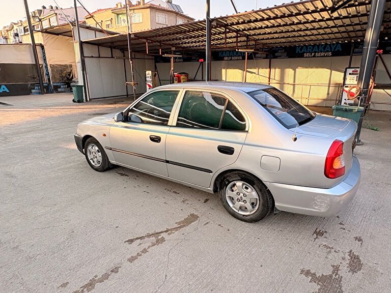 HYUNDAI ACCENT