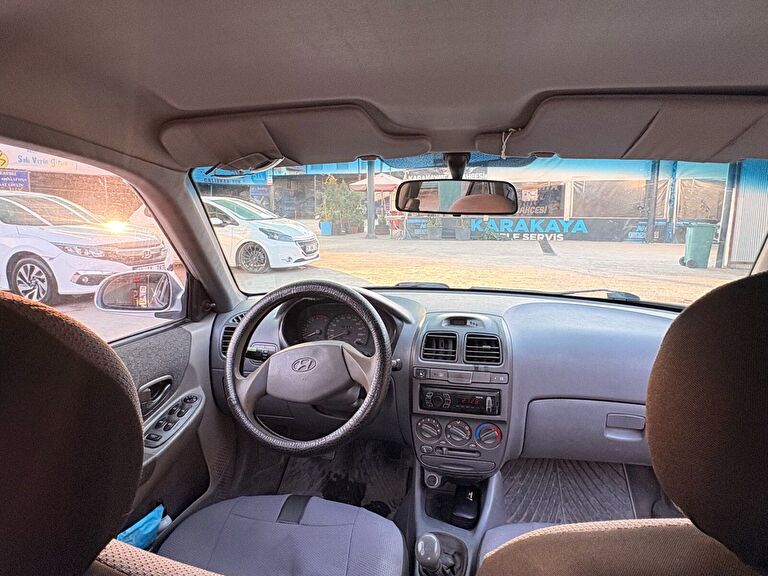 HYUNDAI ACCENT