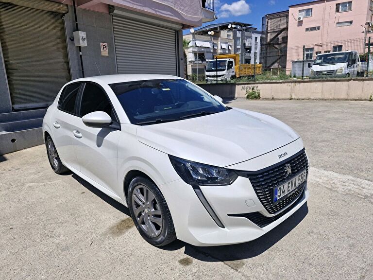 PEUGEOT 208