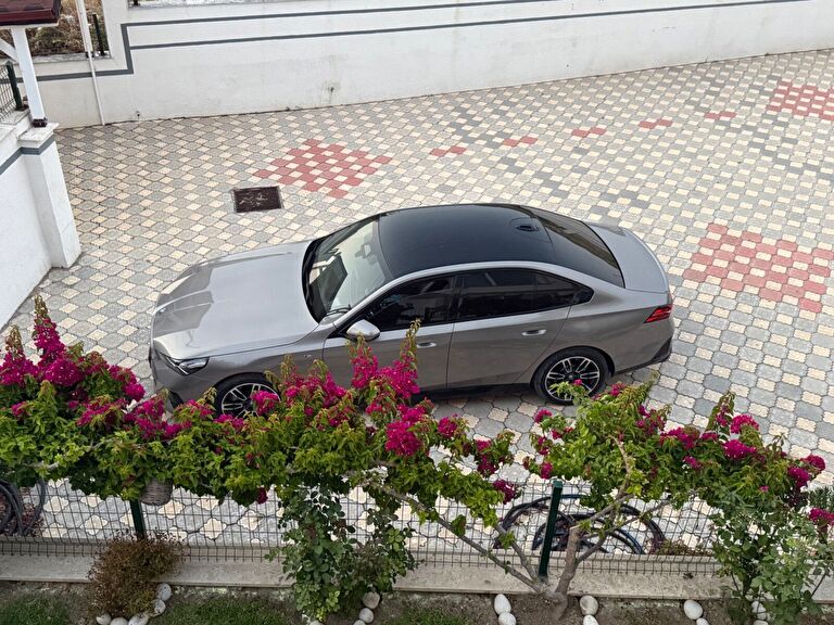 BMW I5