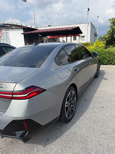 BMW I5