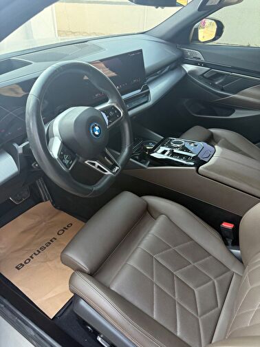 BMW I5