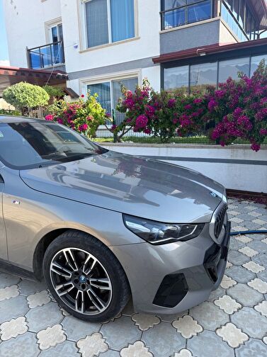 BMW I5