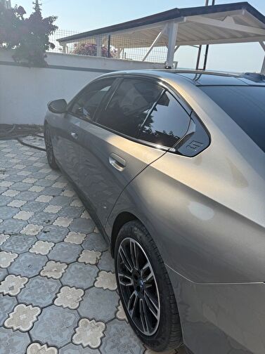 BMW I5