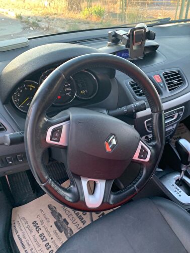 RENAULT MEGANE