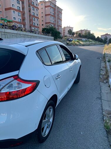 RENAULT MEGANE
