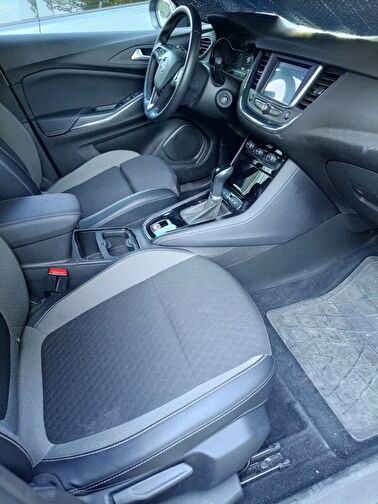 OPEL GRANDLAND X