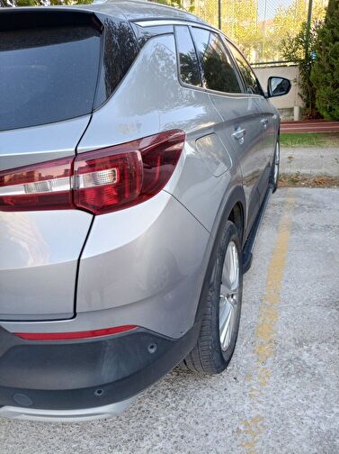 OPEL GRANDLAND X