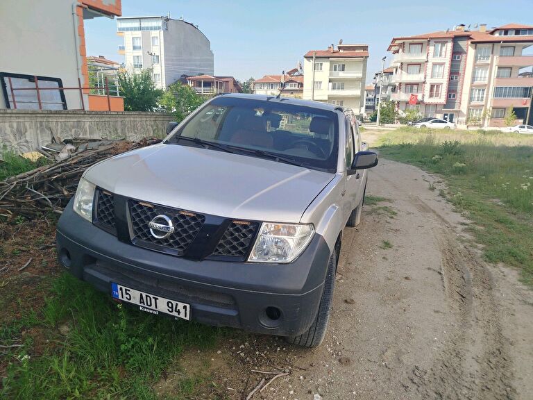 NISSAN NAVARA