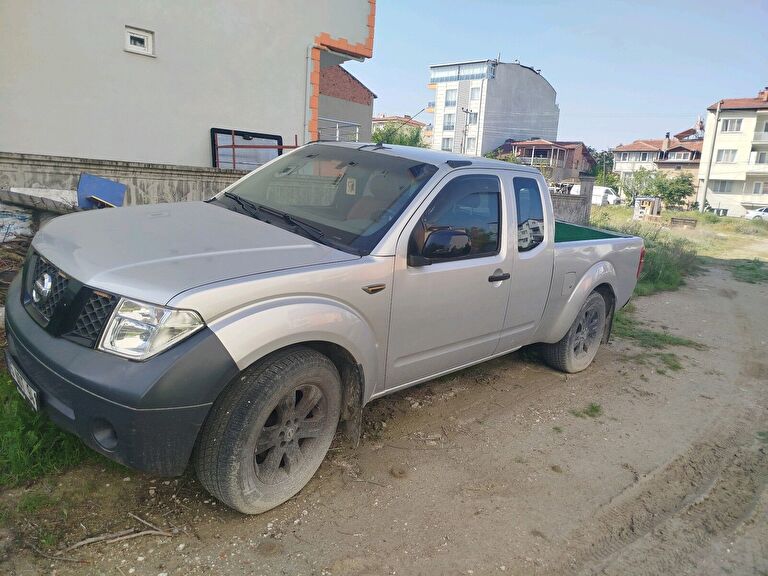 NISSAN NAVARA