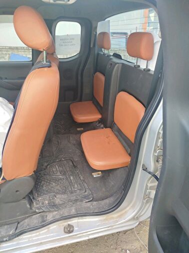 NISSAN NAVARA
