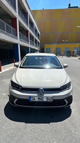 VOLKSWAGEN POLO