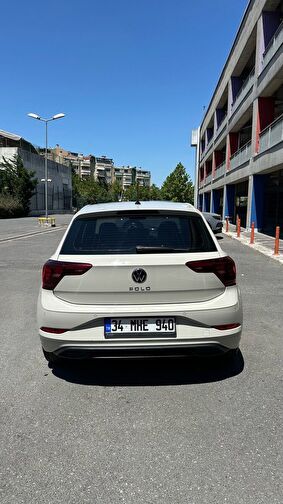 VOLKSWAGEN POLO