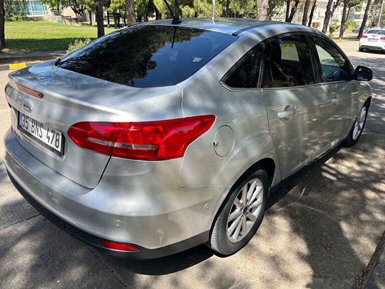 FORD FOCUS