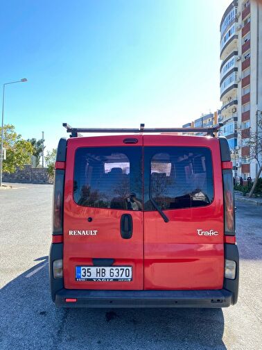 RENAULT TRAFIC