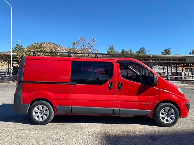 RENAULT TRAFIC