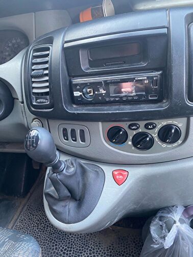 RENAULT TRAFIC