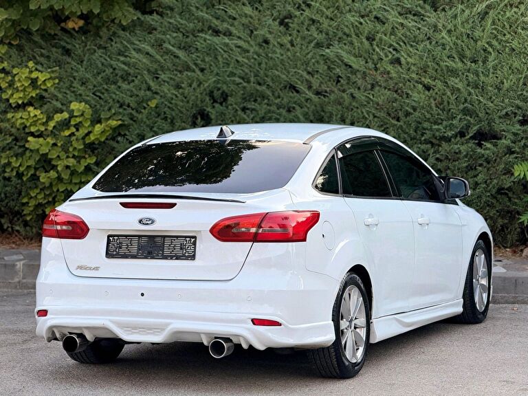 FORD FOCUS