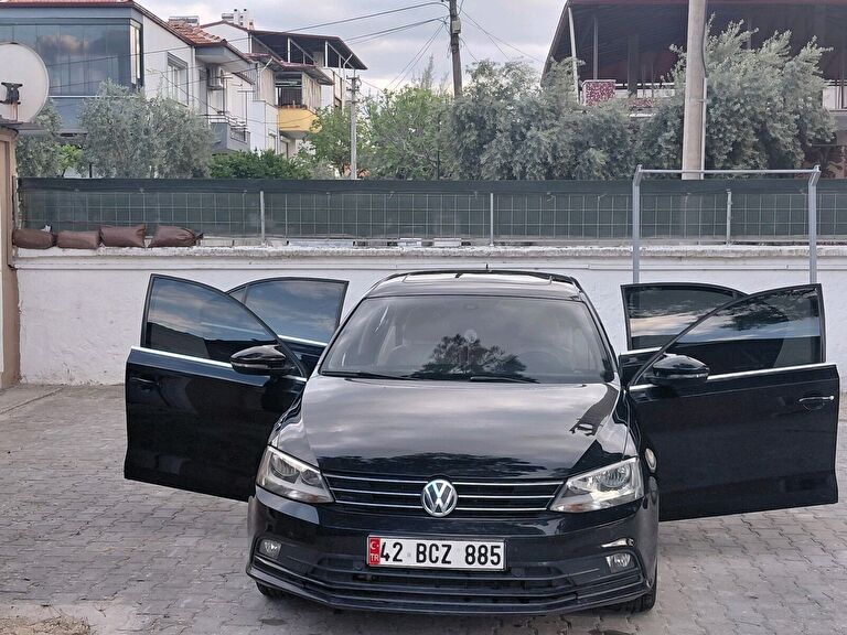 VOLKSWAGEN JETTA