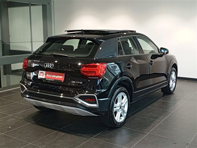 AUDI Q2