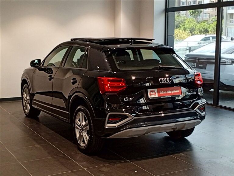 AUDI Q2