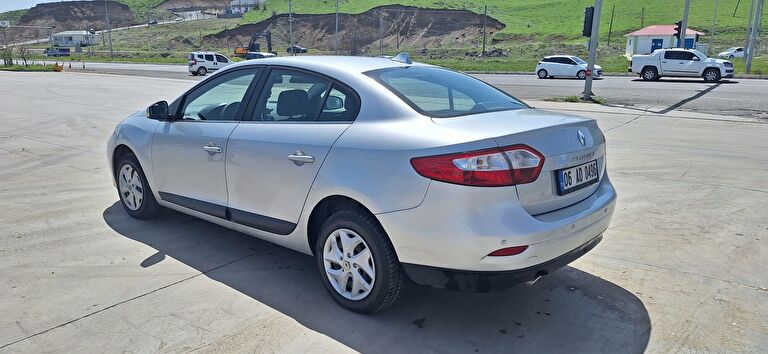 RENAULT FLUENCE