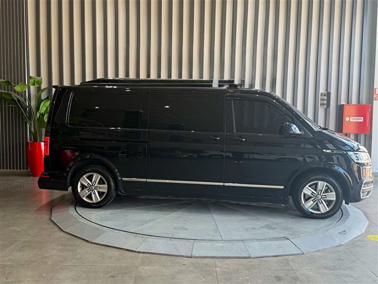 VOLKSWAGEN CARAVELLE