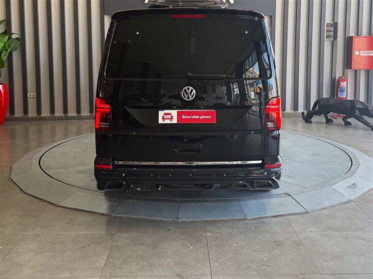VOLKSWAGEN CARAVELLE