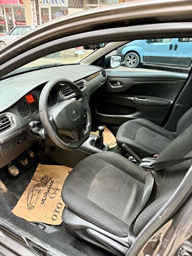 PEUGEOT 301