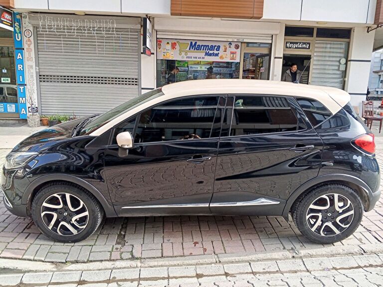 RENAULT CAPTUR