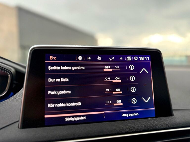 PEUGEOT 3008