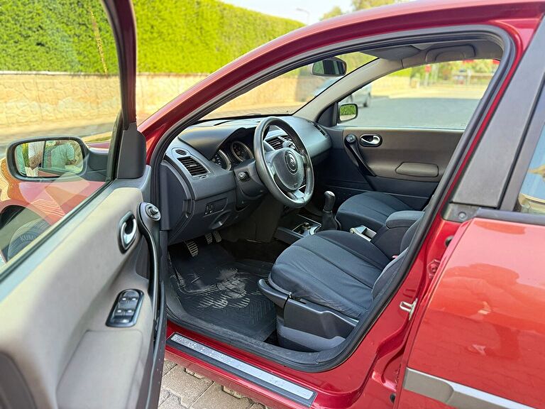 RENAULT MEGANE