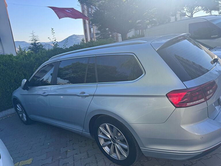 VOLKSWAGEN PASSAT VARIANT