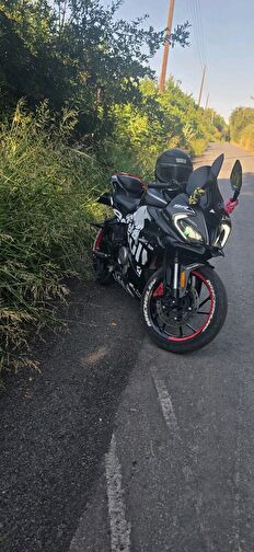 CFmoto 250SR
