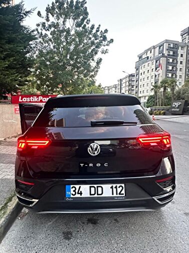 VOLKSWAGEN T-ROC