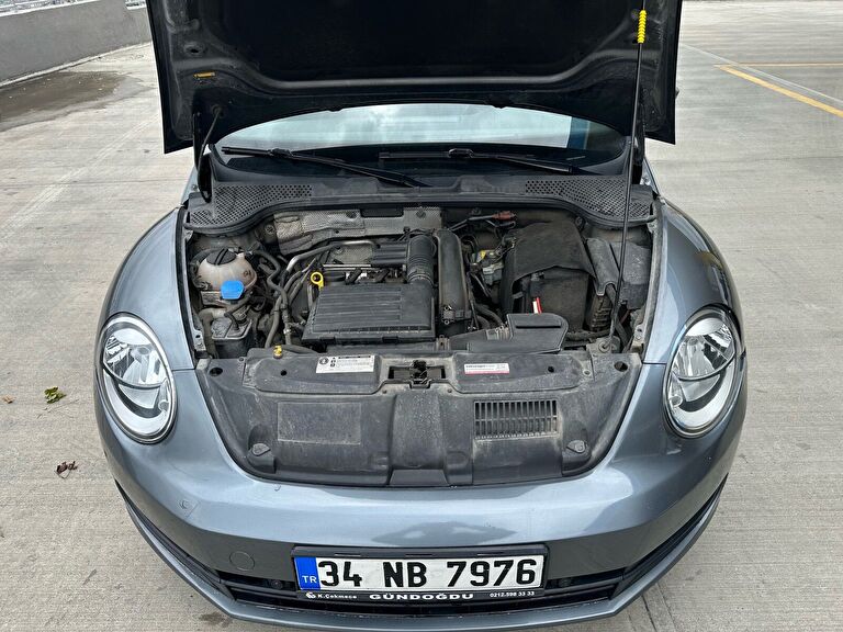 VOLKSWAGEN BEETLE