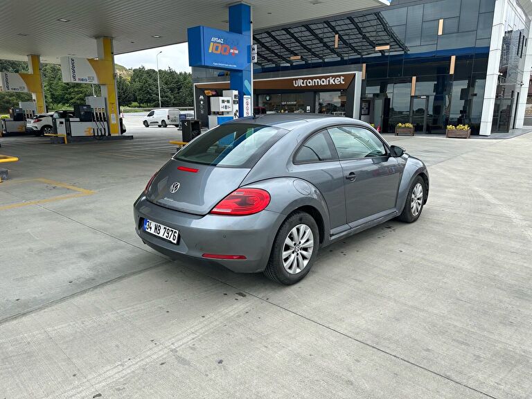 VOLKSWAGEN BEETLE