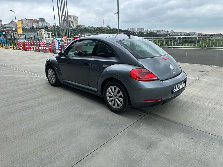 VOLKSWAGEN BEETLE