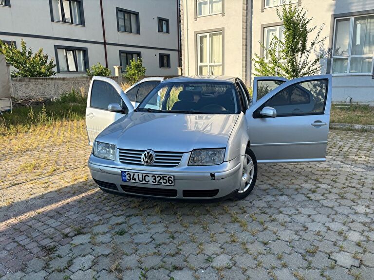 VOLKSWAGEN BORA