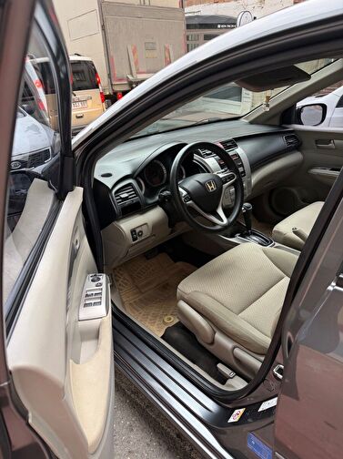 HONDA CITY