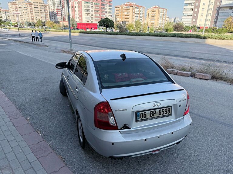 HYUNDAI ACCENT