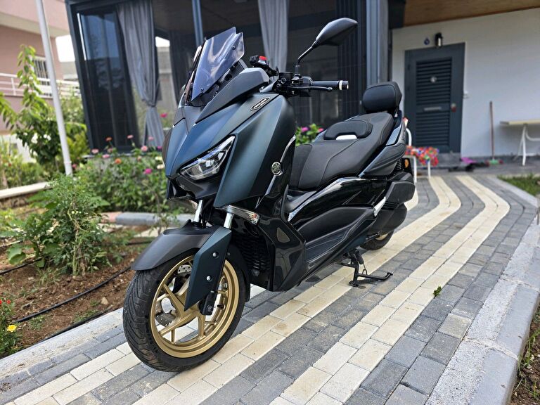 Yamaha X-Max 250 Tech Max