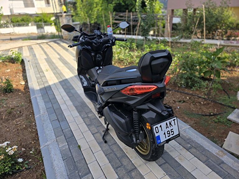 Yamaha X-Max 250 Tech Max