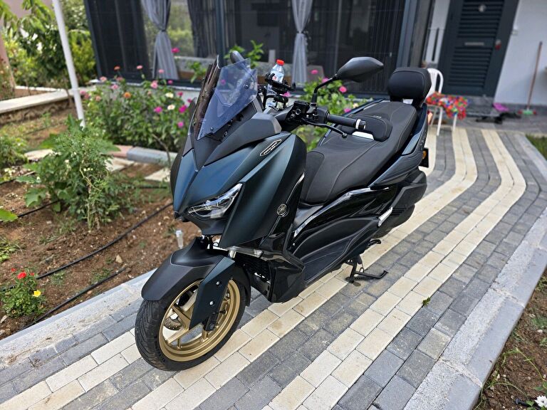 Yamaha X-Max 250 Tech Max