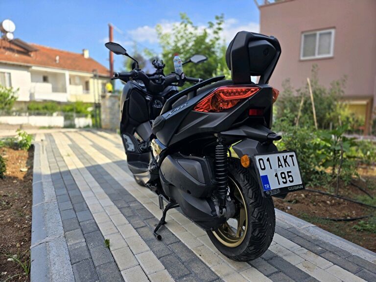 Yamaha X-Max 250 Tech Max