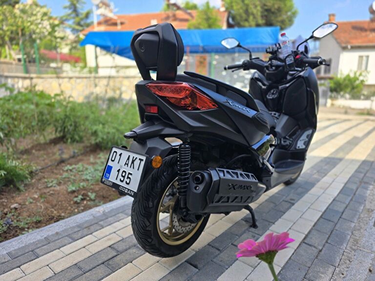 Yamaha X-Max 250 Tech Max