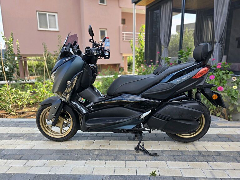 Yamaha X-Max 250 Tech Max