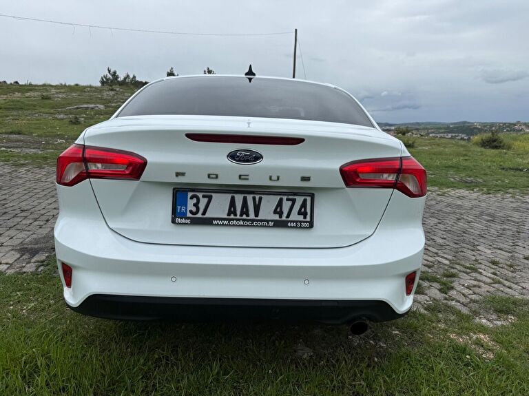 FORD FOCUS