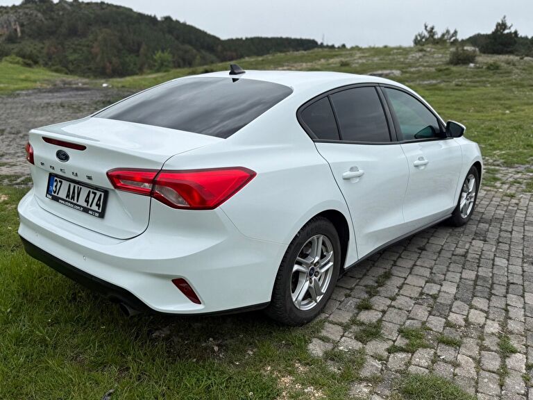 FORD FOCUS