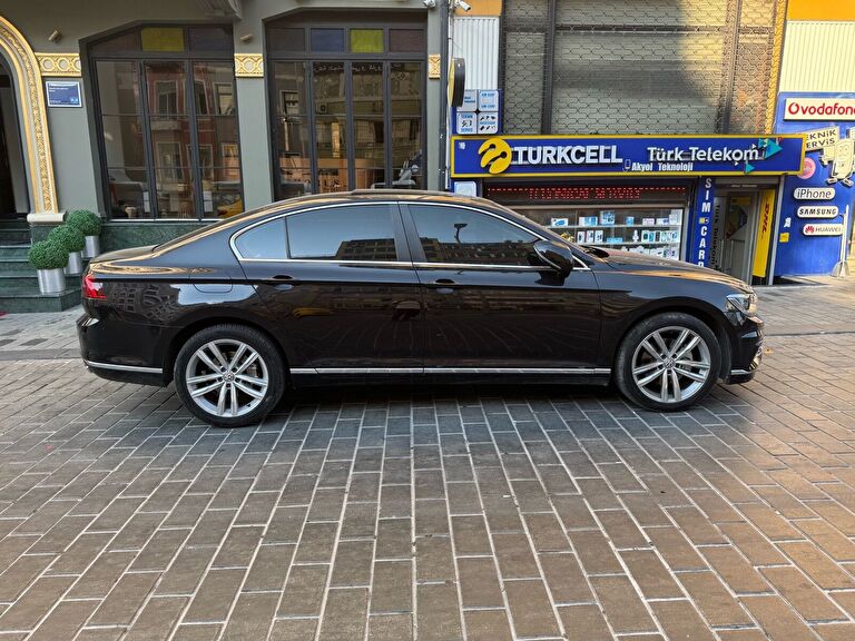 VOLKSWAGEN PASSAT